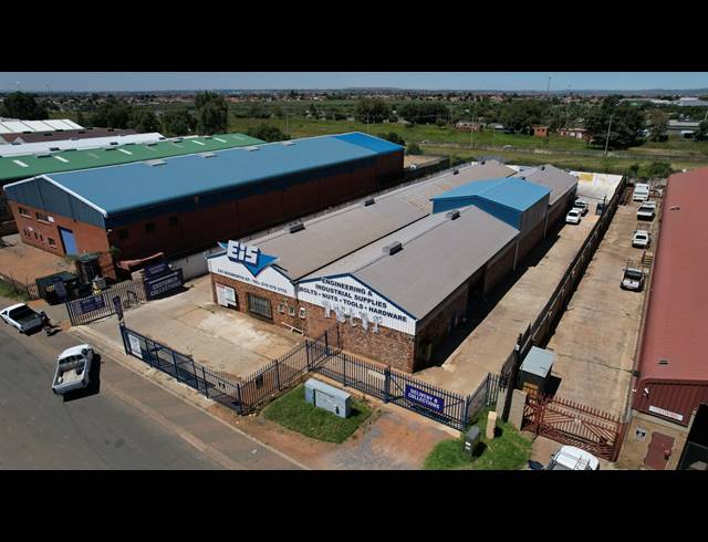 1,300M² FACTORY FOR SALE IN ALRODE SOUTH